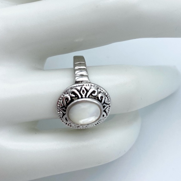 Faux White Opal Ornate Round Rhodium Plated Silver Tone Ring - Picture 10 of 12